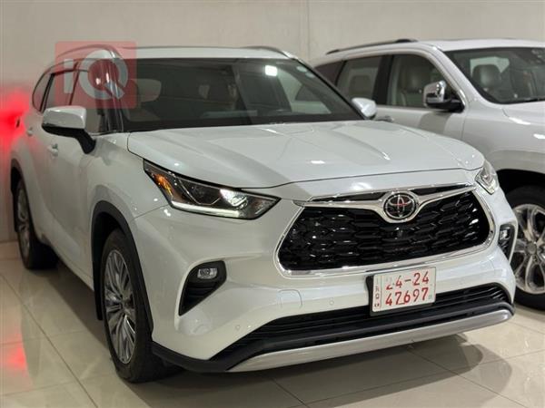 Toyota Highlander 2022 for sale in Iraq - Kirkuk